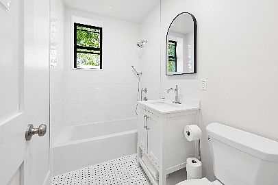 1st image of 214 5th Ave #2