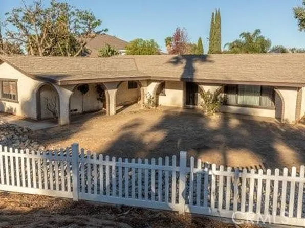 1205 Coronet Dr, Riverside, CA 92506