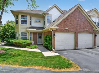634 Village Rd #B, Crystal Lake, IL 60014