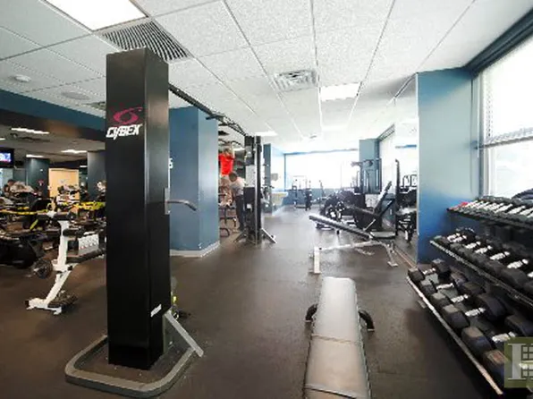 453 Fdr Drive image 1 of 8