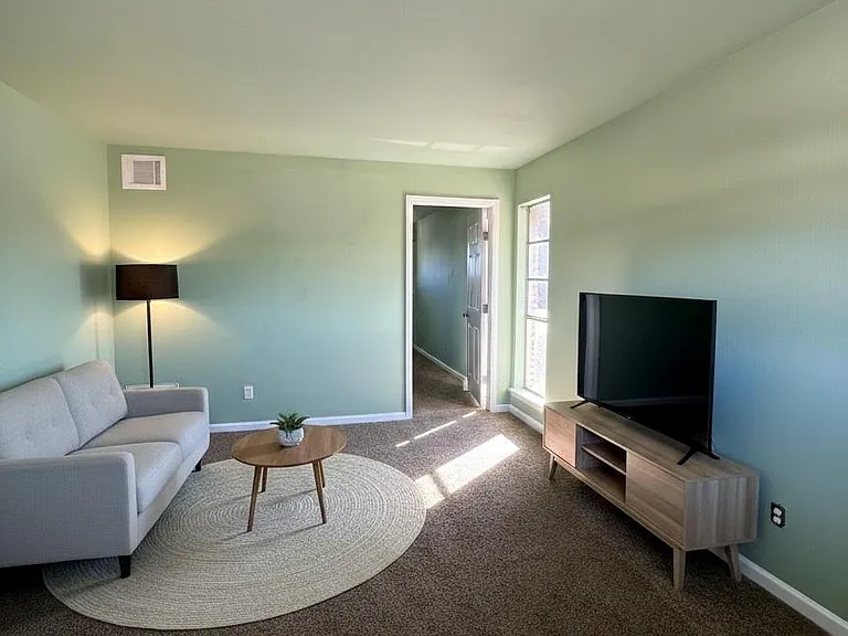 516 Holiday Dr #66 — Photo 1