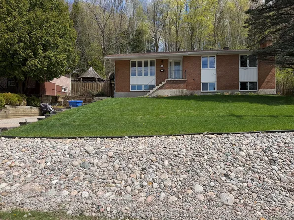 766 Ski Club Rd, North Bay, ON P1B 8E5