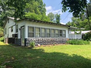 250 E Pine St, Cornelia, GA 30531