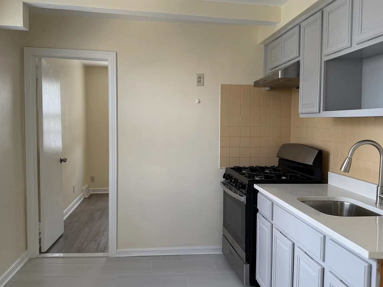 1 bed, 600 sqft, $1,000 — Photo 2