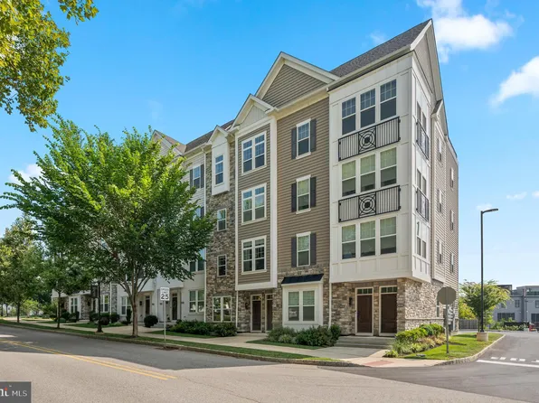 204 Charles Ellis Dr, Newtown Square, PA 19073
