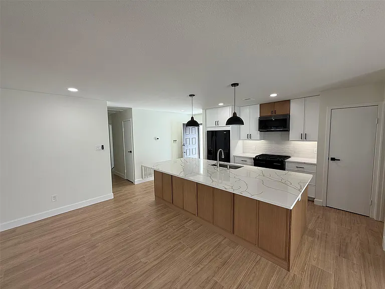 1 Redberry Ct — Photo 3
