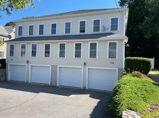 346 Hunnewell St #1, Needham Heights, MA 02494