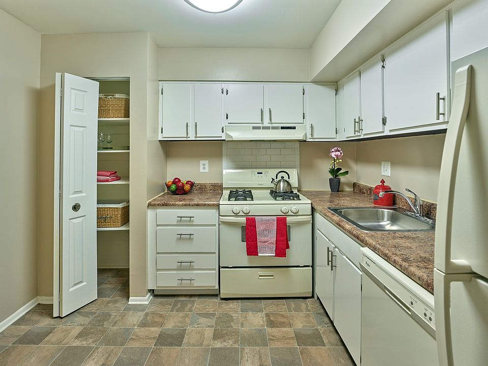 Haynes Run Apartments Kitchen