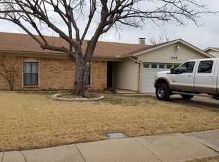549 Meadow St, Saginaw, TX 76179