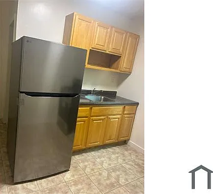 1 bed, $2,400 — Photo 4