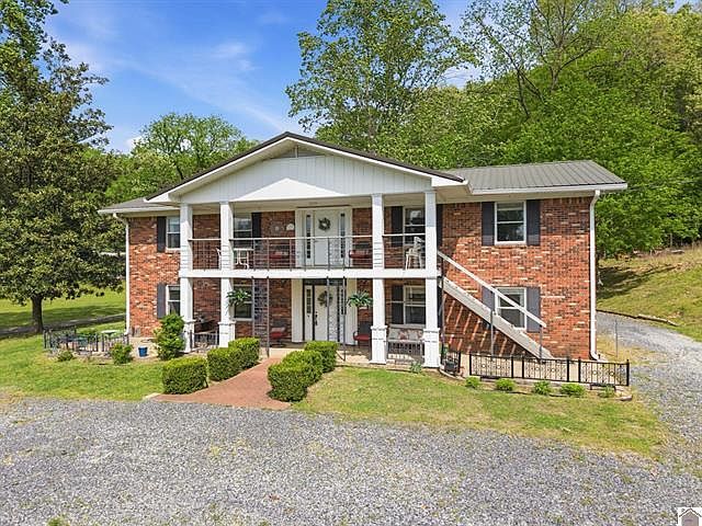 1st image of 157 Lakeshore Dr