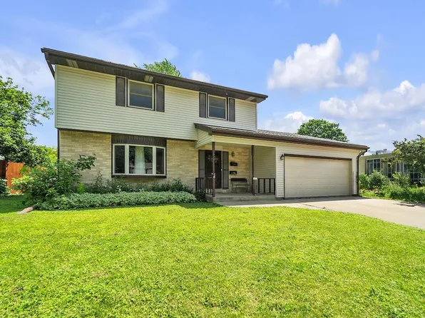 2131 Empire DRIVE, Waukesha, WI 53186
