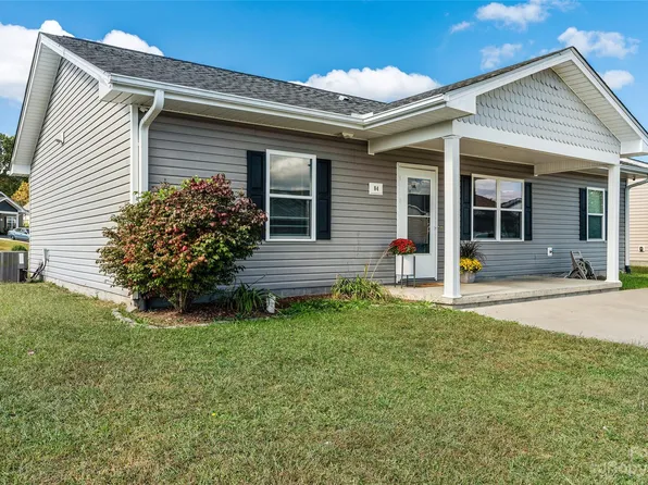 84 Volunteer Way Dr, East Flat Rock, NC 28726