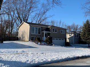 7834 Dalewood Pkwy, Woodridge, IL