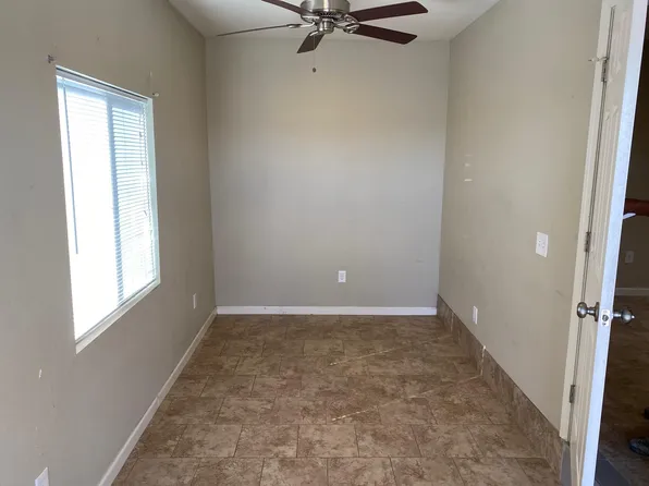 2351 F St #A, Livingston, CA 95334