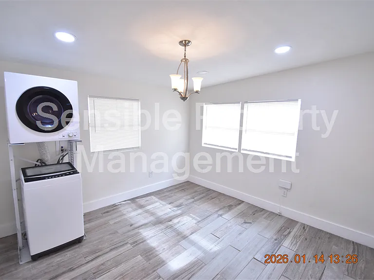 907 E Patterson St — Photo 8