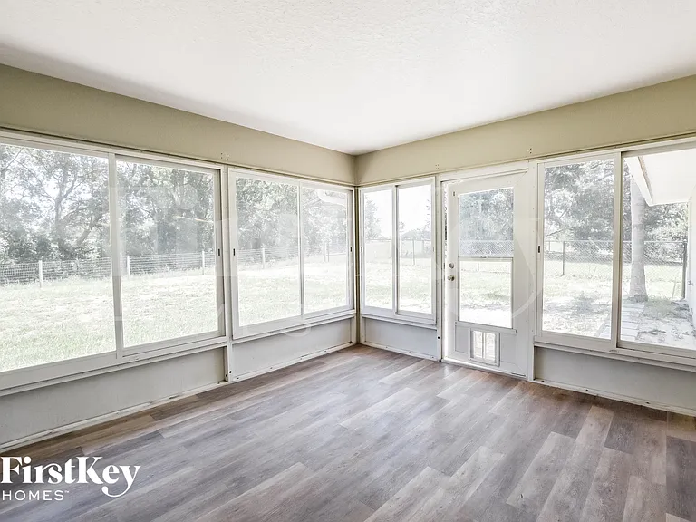 207 Shannon Ln — Photo 14