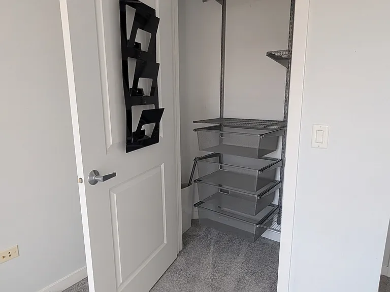 5858 N Broadway St #401 — Photo 9