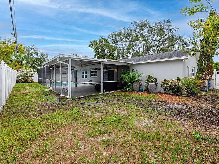2260 Harn Blvd — Photo 33