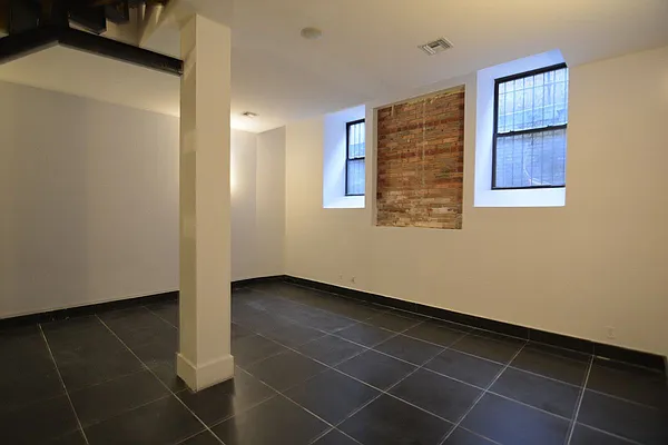 Rented by Hagstrom Management Inc | media 31