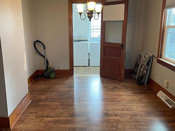 5th image of 212 Main St
