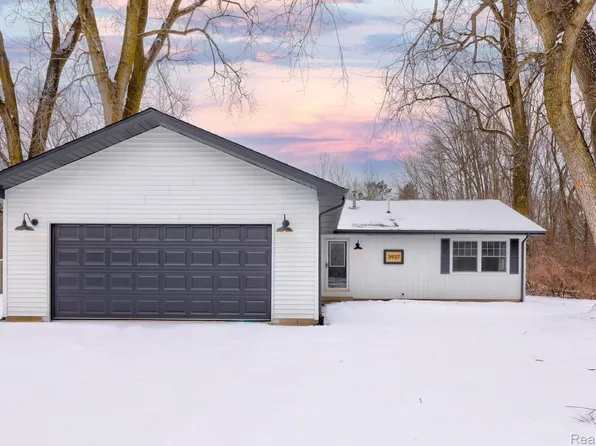 3937 Curtis Rd, Birch Run, MI 48415