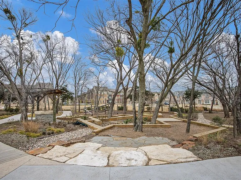 15579 Fringe Tree Rd — Photo 43