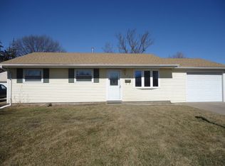 617 6th Ave E, Milan, IL 61264