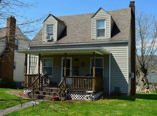 916 5th St, New Martinsville, WV 26155