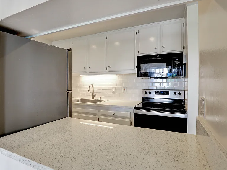 611 S Prospect Ave #102 — Photo 11
