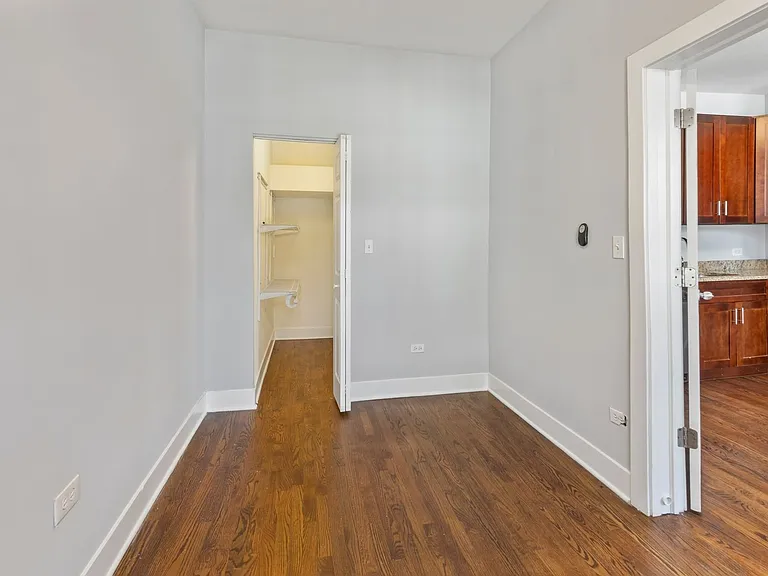 2110 W Division St #3R — Photo 11