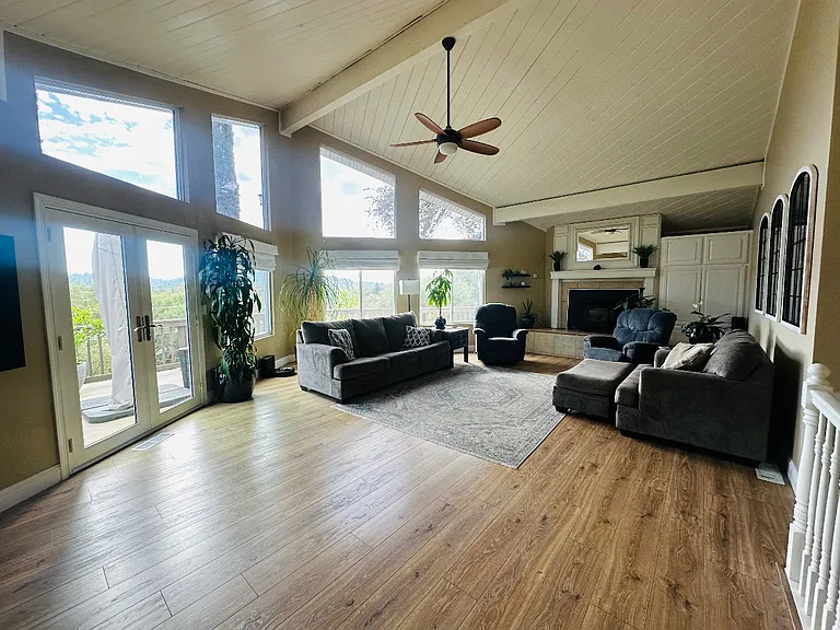 Torrey Pines Dr — Photo 2