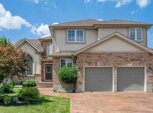 2 Forfar Ave, Kitchener, ON N2B2Z6