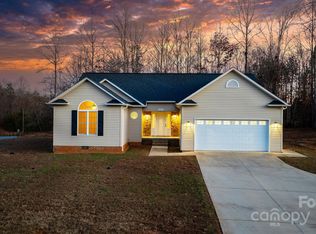 2284 Timberland Hills Dr, Newton, NC 28658