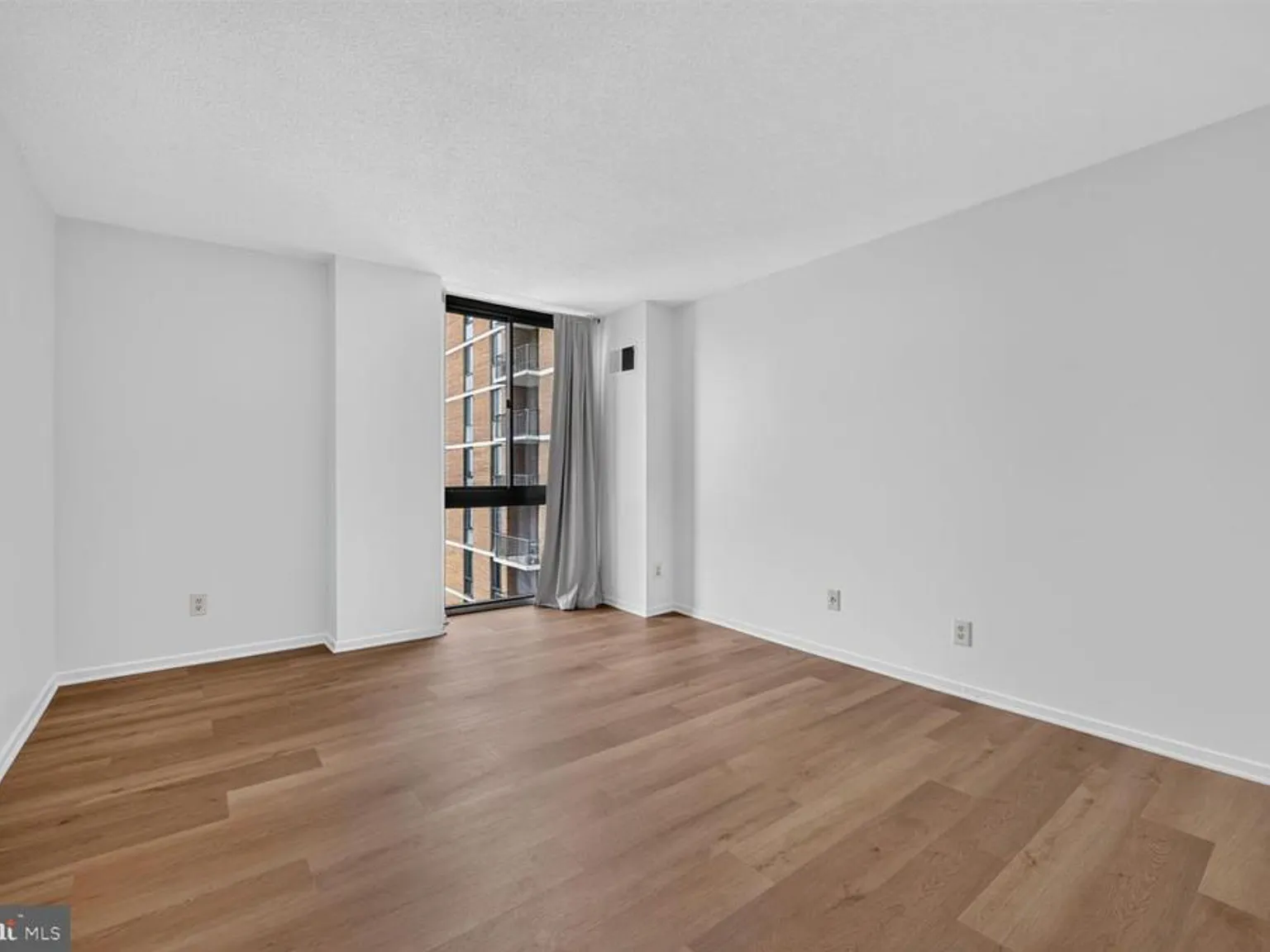 2 bed, 1182 sqft, $1,500 — Photo 2