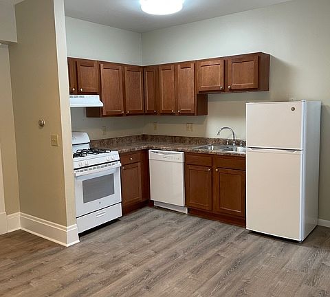 3rd image of 679 Dennison Ave #1