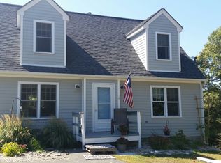 70 Staples Ave, Warwick, RI 02886