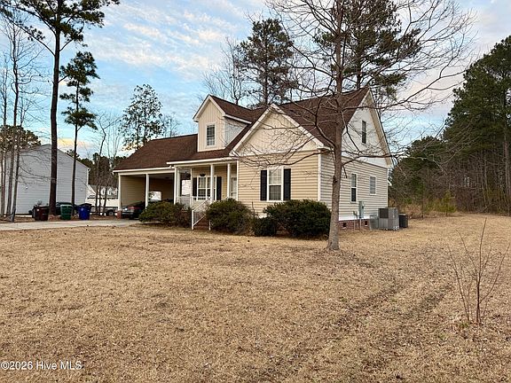 3rd image of 303 Emilys Drive