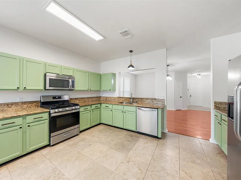 923 Shirefield Ln — Photo 16