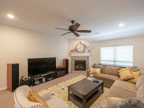 5th image of 4007 Navasota Dr
