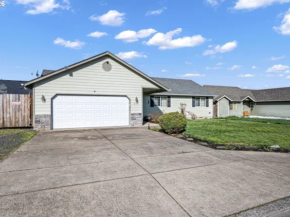 573 Creswood Dr, Creswell, OR 97426