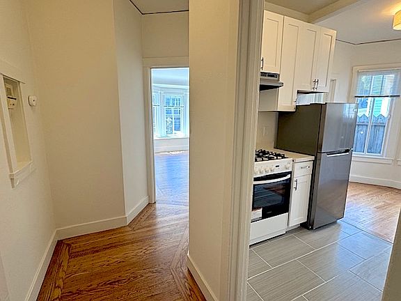 4th image of 1840 Turk St APT 1