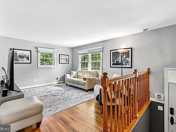 4th image of 8014 Kidd St