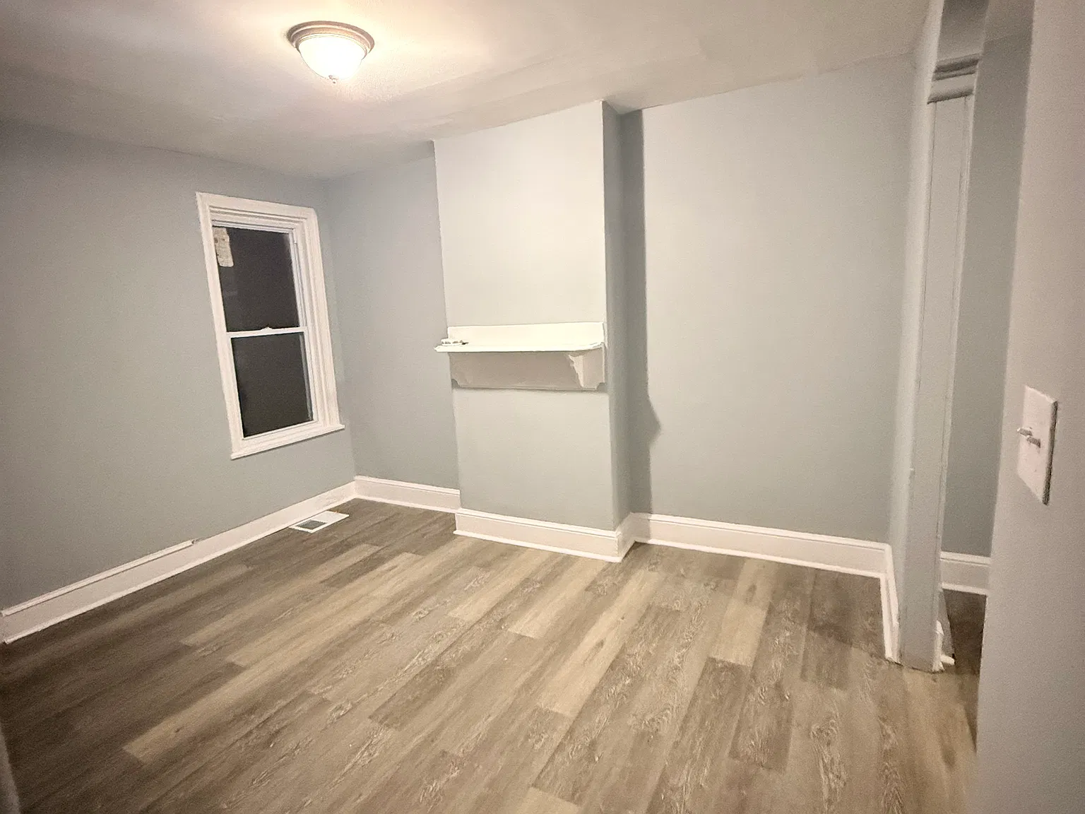 3 bed, 1125 sqft, $1,700 — Photo 2