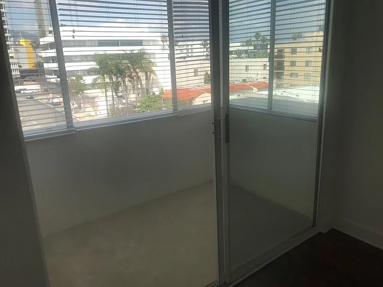 Beverly Wilshire Towers — Photo 15