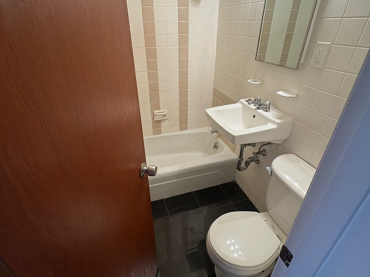 1 bed, $2,100 — Photo 4