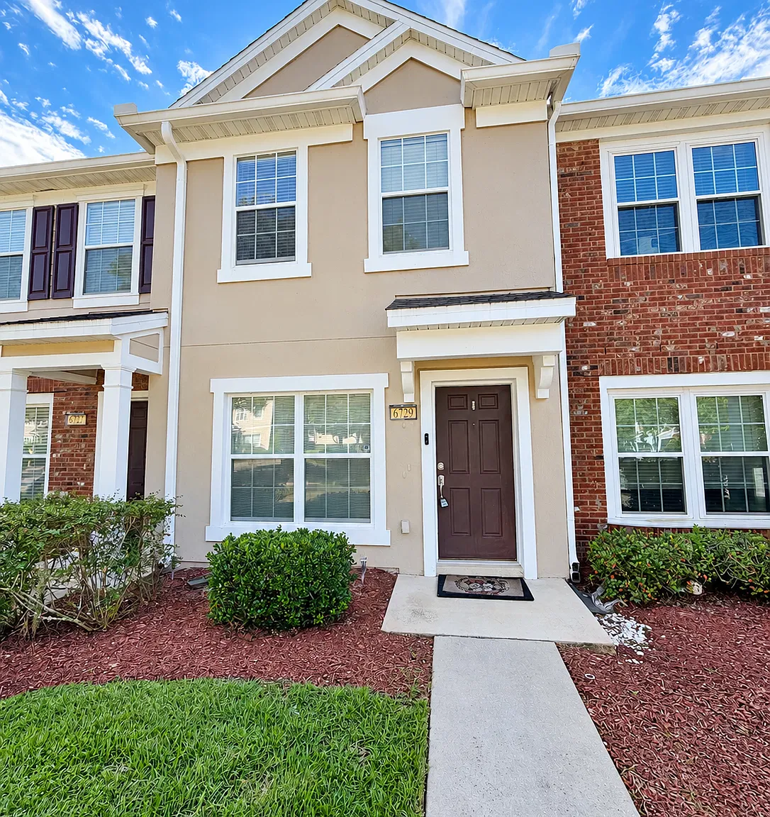 3 bed, 2.0 bath, 1248 sqft, $1,697 — Photo 1