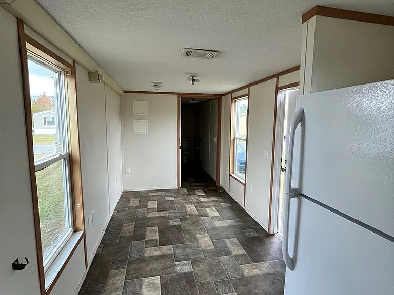 3605 Lane Rd — Photo 2