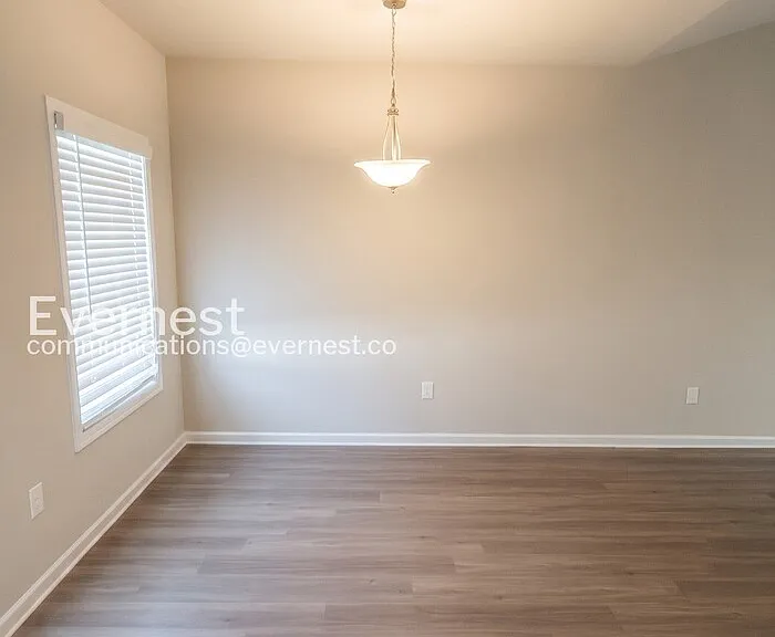 136 Culver St — Photo 17