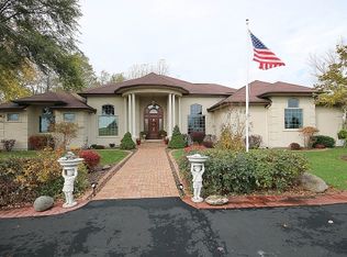 5720 E Timberlake Dr, Decatur, IL 62521